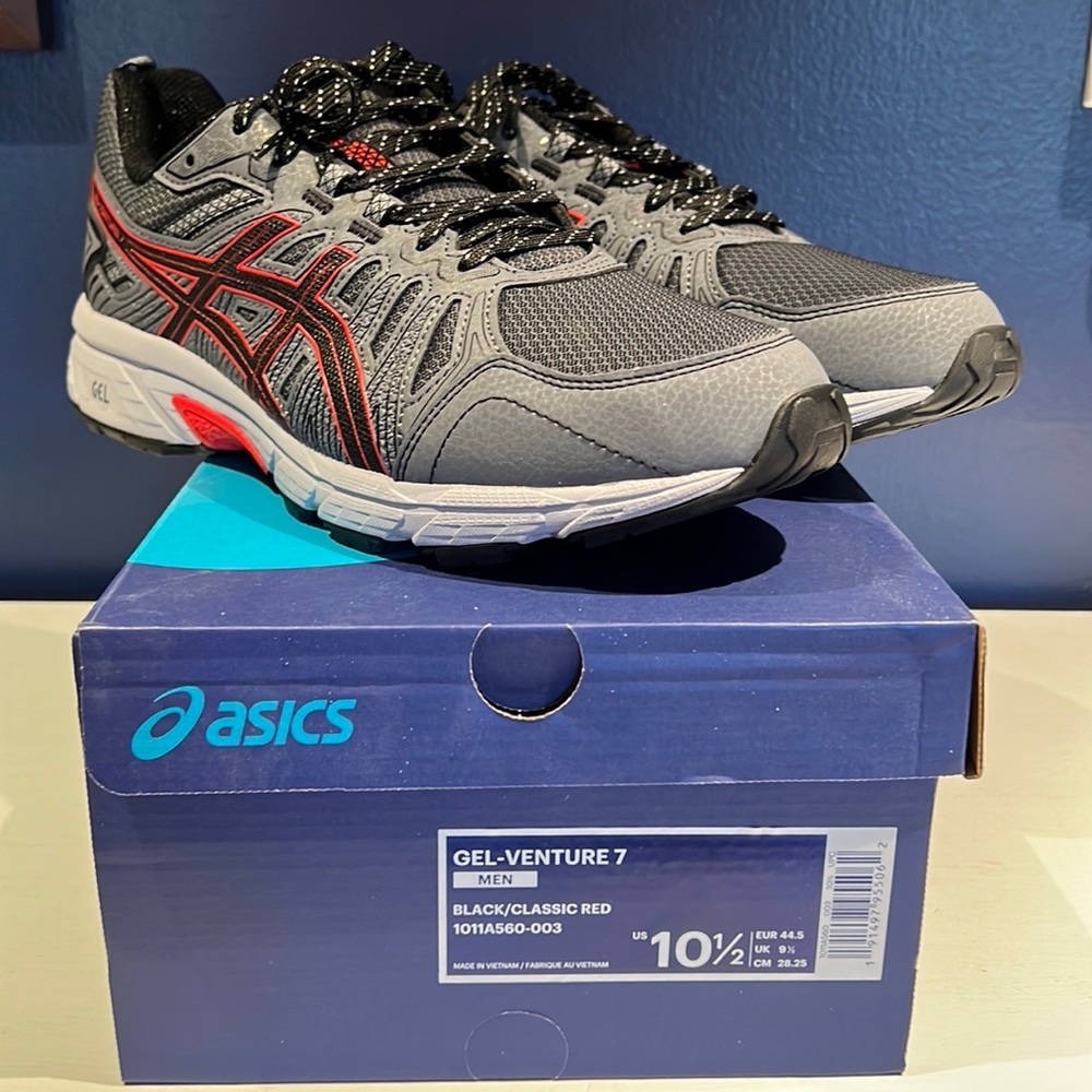 ASICS Men’s Gel Venture 7 sneakers 10.5